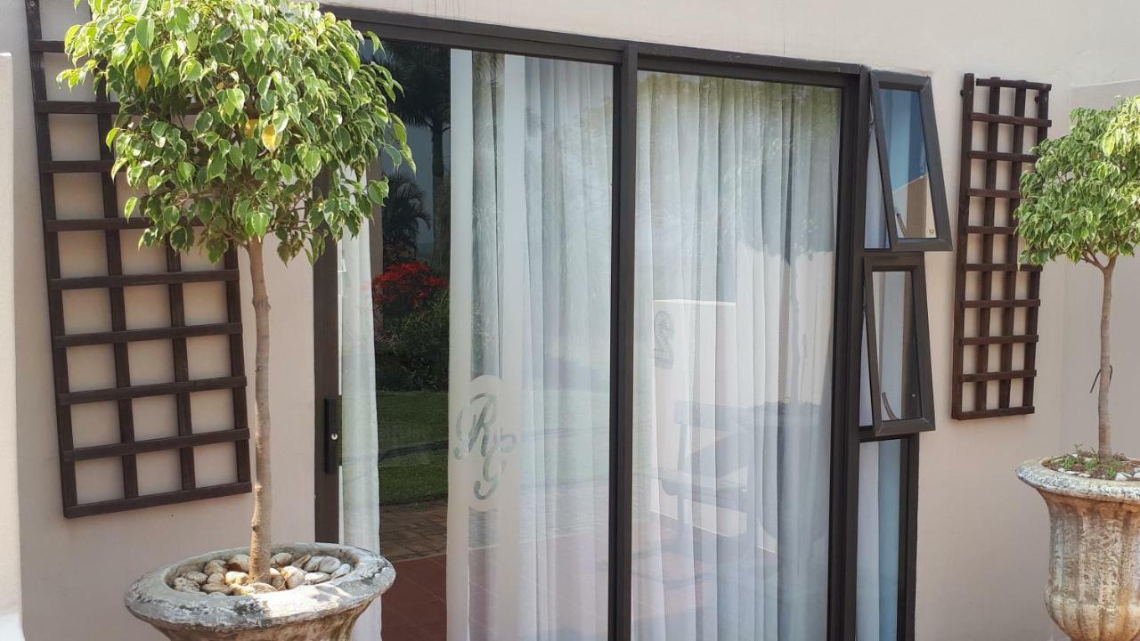 Rosegarden Guesthouse ポンゴーラ エクステリア 写真